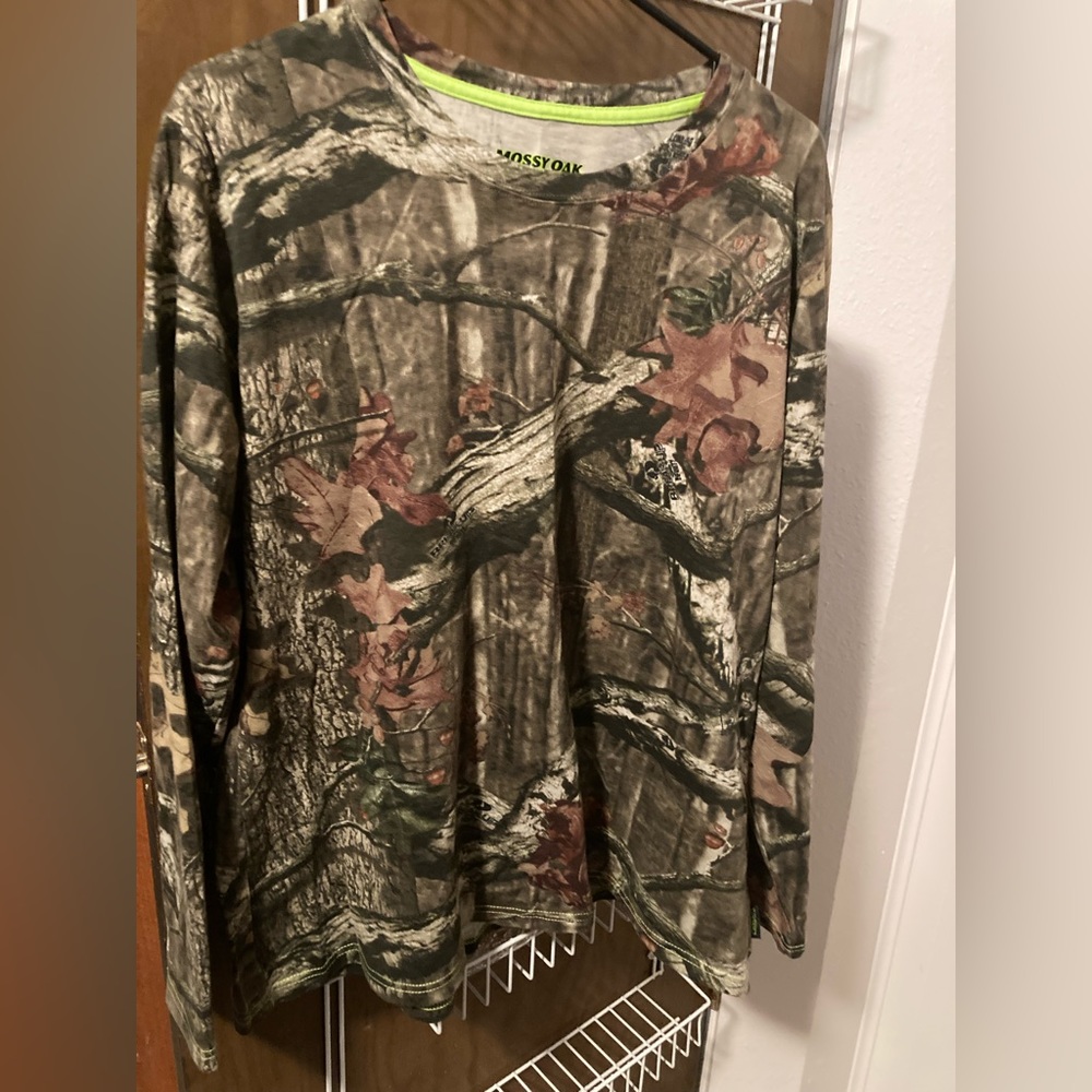Mossy Oak long-sleeved camo top - 2XL - 2 available